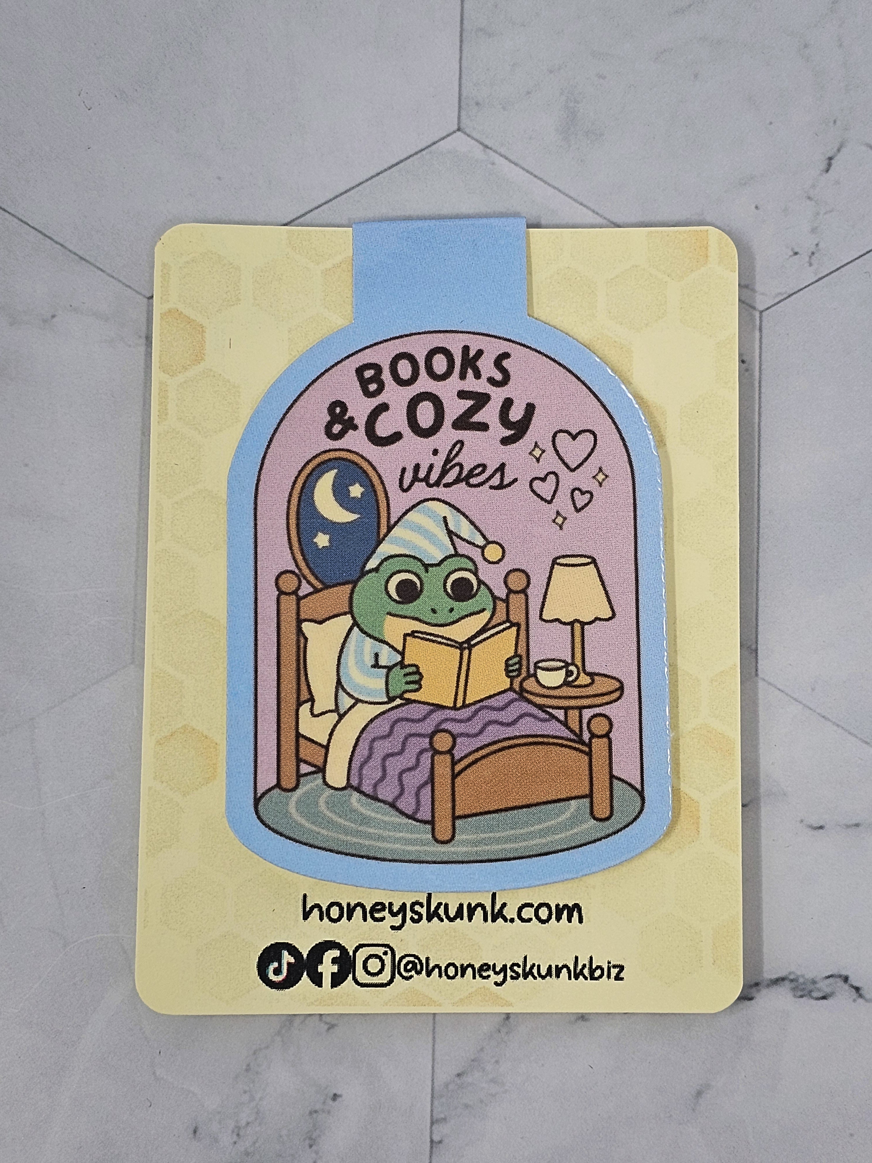 "Books & Cozy Vibes" Bedtime Frog Magnetic Bookmark | Cute Nighttime Reader Gift